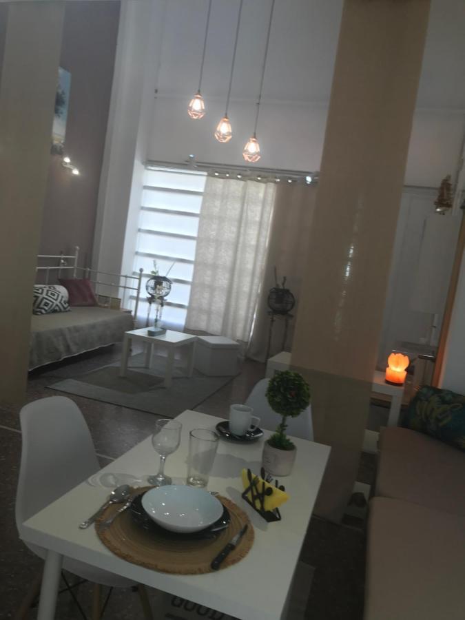 Avance Art Athene Buitenkant foto